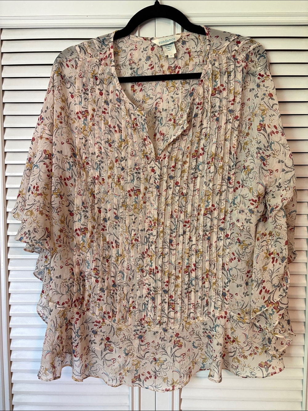 Sundance Cream Floral Pintuck Blouse with Flutter Sleeves Size Medium